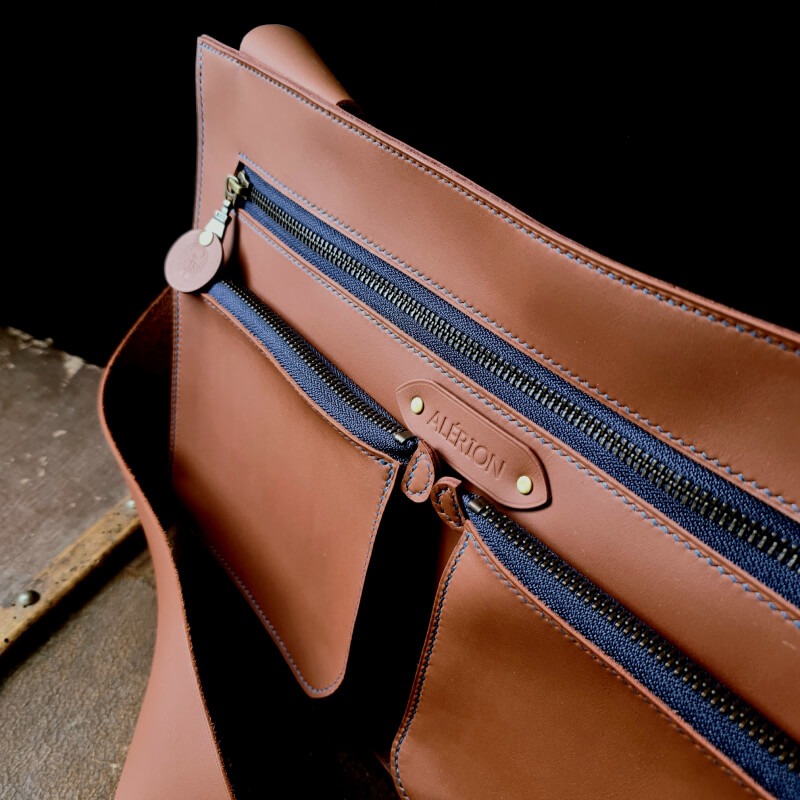 Sac du Maroc cuir sur-mesure profil - Atelier Alérion